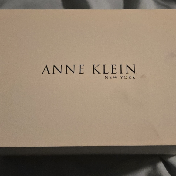 NWT Anne Klein White Watch with Mother of Pearl Face and Gold Bracelet Set main image 6